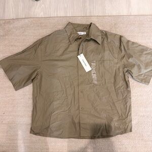 NWT Calvin Klein Short-Sleeve Button-Down Shirt